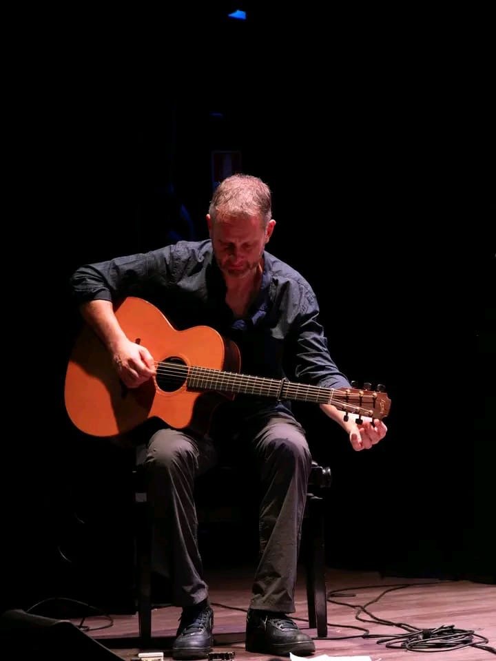 Guitarist on stage at the Orvieto Irish Fleadh Festival 2026